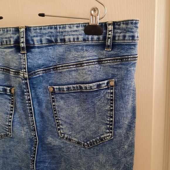 Love & Legend Acid Wash Distressed Jean Skirt - Picture 9 of 11